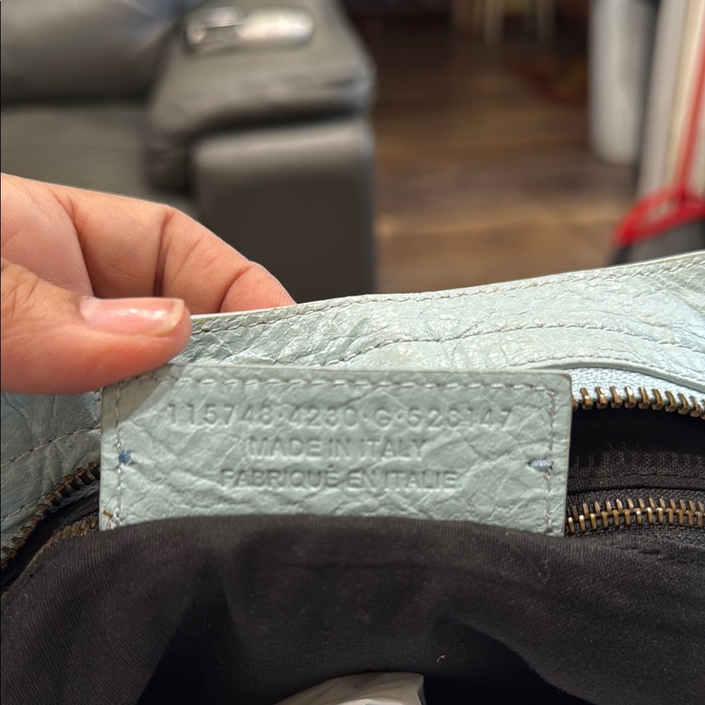 Elegant Light Blue Handbag - Picture 6 of 11